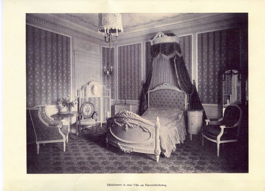 Schlafzimmer in einer Villa am Harvestehuderweg